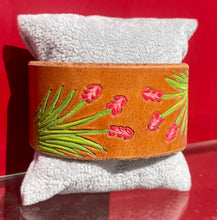 Load image into Gallery viewer, Flower Leather Cuff
